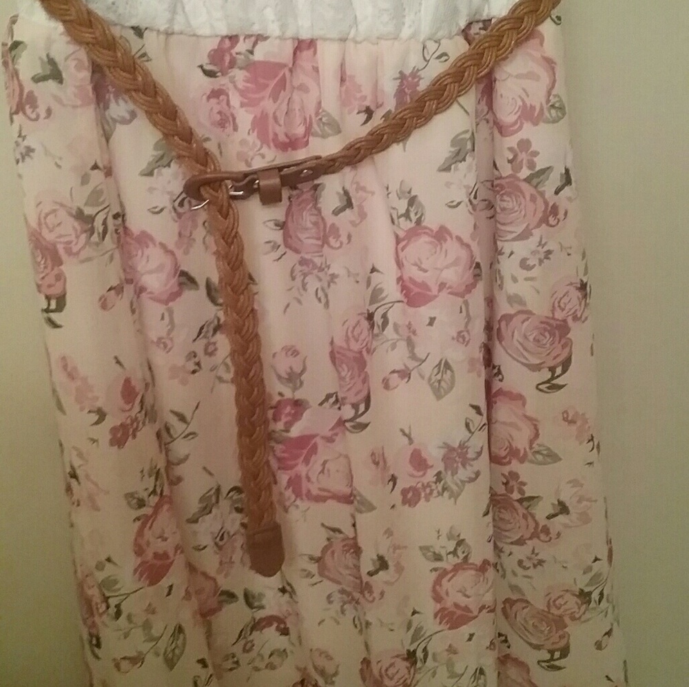 Almost famous floral dress. Country chic. - Picture 5 of 8
